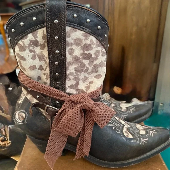 Black and Brown cowboy Boots with Ornate Design